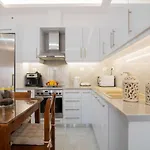 Happiness Apartment